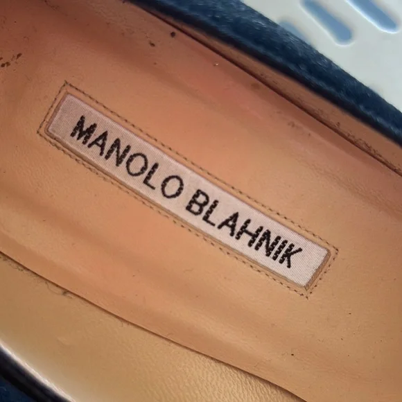 Manolo Blahnik Suede heels - Picture 7 of 8